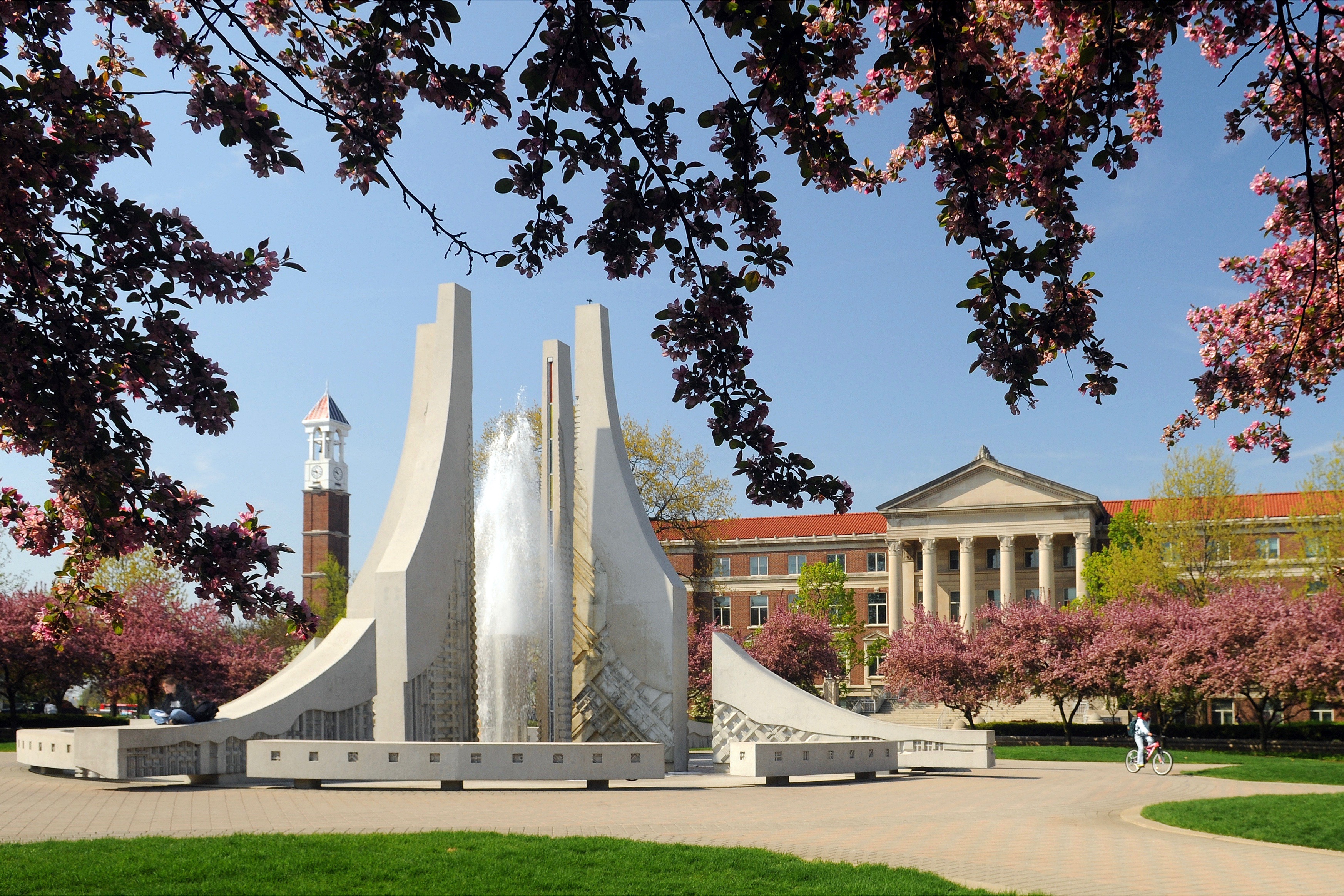 NCAA:瓦尔帕莱索大学VS南印第安纳大学的简单介绍