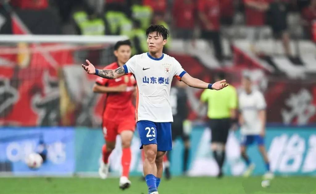 关于泰山代理主帅韩鹏主场首秀取得开门红的信息  第2张