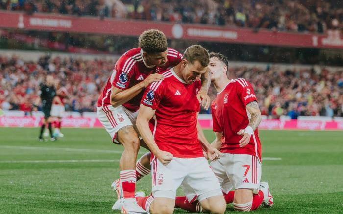 包含英联杯U21：诺丁汉森林U21VS狼队U21的词条