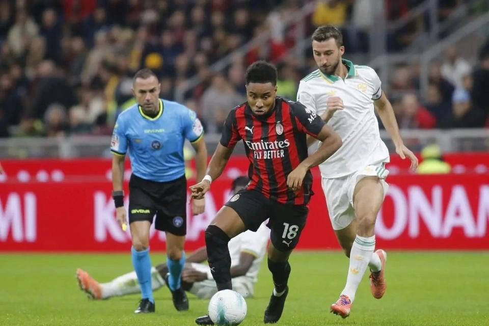 包含恩昆库接近加盟米兰转会费高达4200万欧的词条