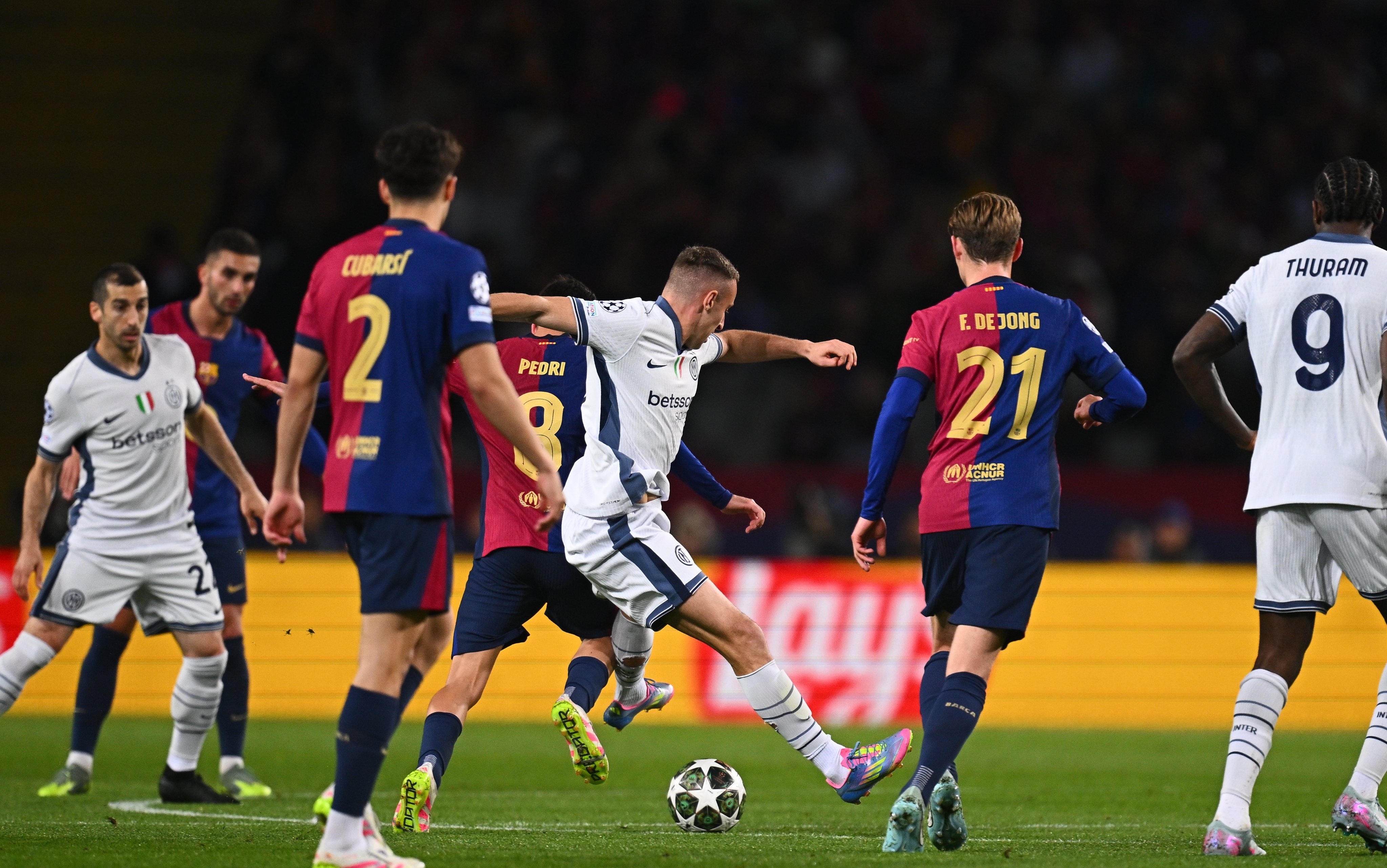 关于林加德和亚马尔赛后交换球衣巴萨与首尔FC进行热身赛的信息 第1张 关于林加德和亚马尔赛后交换球衣巴萨与首尔FC进行热身赛的信息 第1张