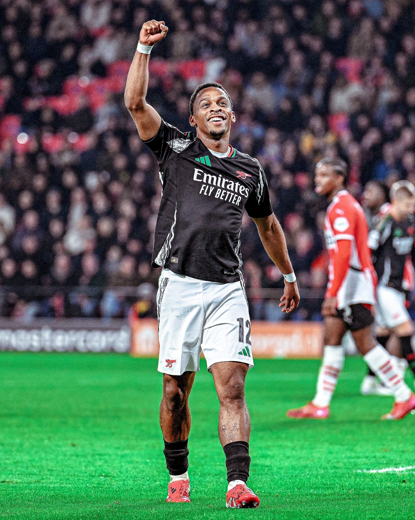 阿森纳考虑埃基蒂克球员在德甲有不错表现 第2张 阿森纳考虑埃基蒂克球员在德甲有不错表现 第2张