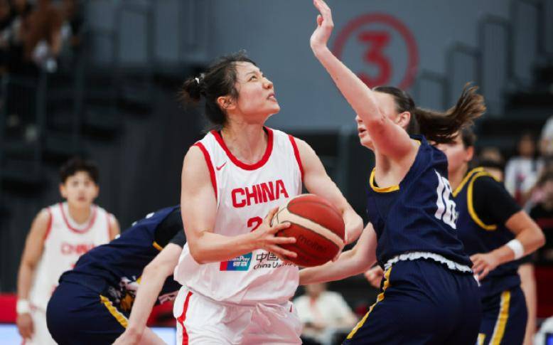 热身赛中国女篮124-57波黑女篮杨舒予22分张子宇16+7的简单介绍  第1张