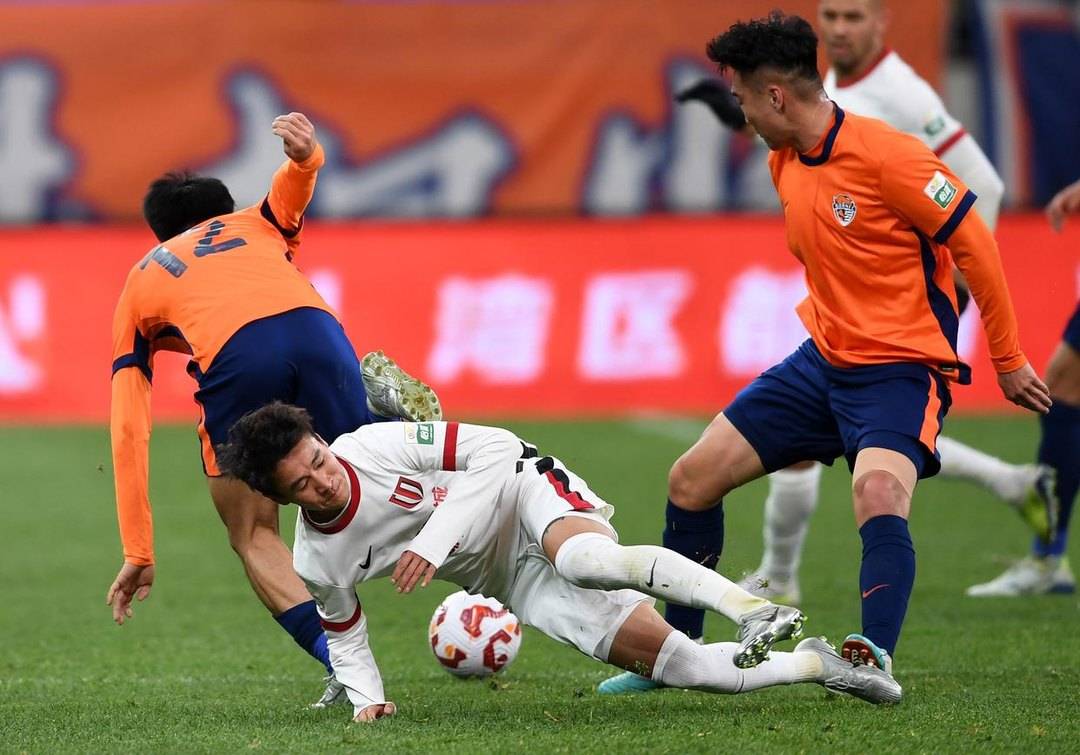 关于足协杯成都蓉城2-1力克青岛海牛晋级四强韦世豪梅开二度建功的信息  第2张