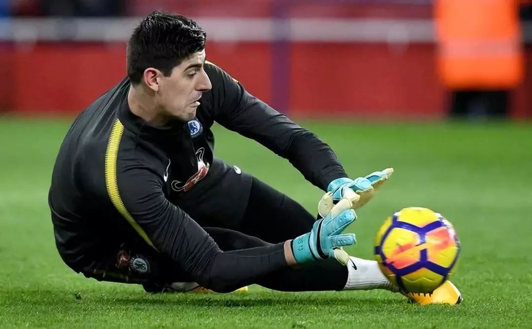 关于詹俊评夏窗英超球队引援投入近30亿英镑的信息