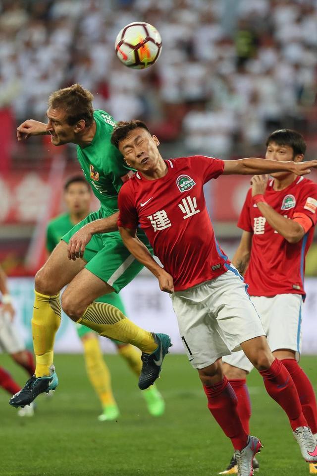 包含中超成都蓉城1-2河南队钟义浩破门何超世界波建功的词条  第1张