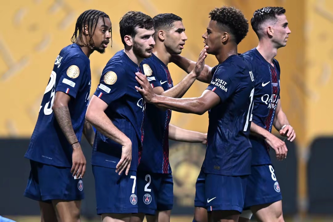 阿森西奥年薪1000万欧吓退费内巴切但确定的是他将离开巴黎的简单介绍 第2张 阿森西奥年薪1000万欧吓退费内巴切但确定的是他将离开巴黎的简单介绍 第2张