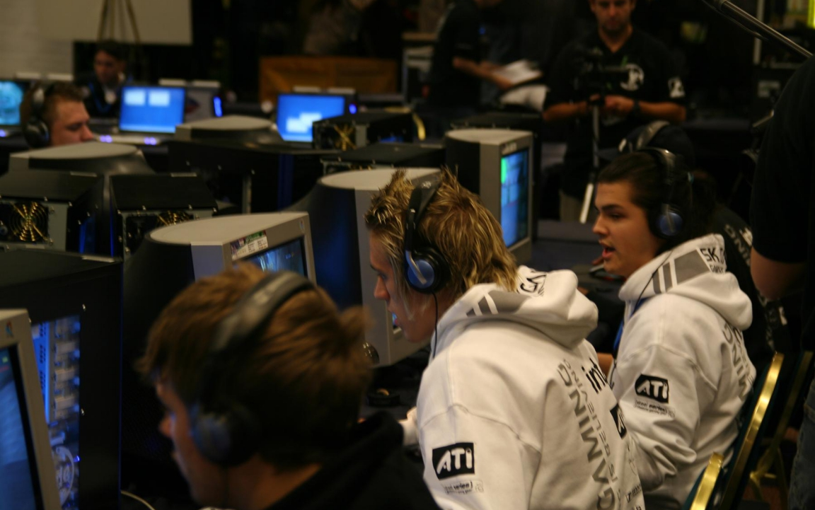 罗甲：皮特什蒂阿加斯VSCS克拉约瓦大学的简单介绍