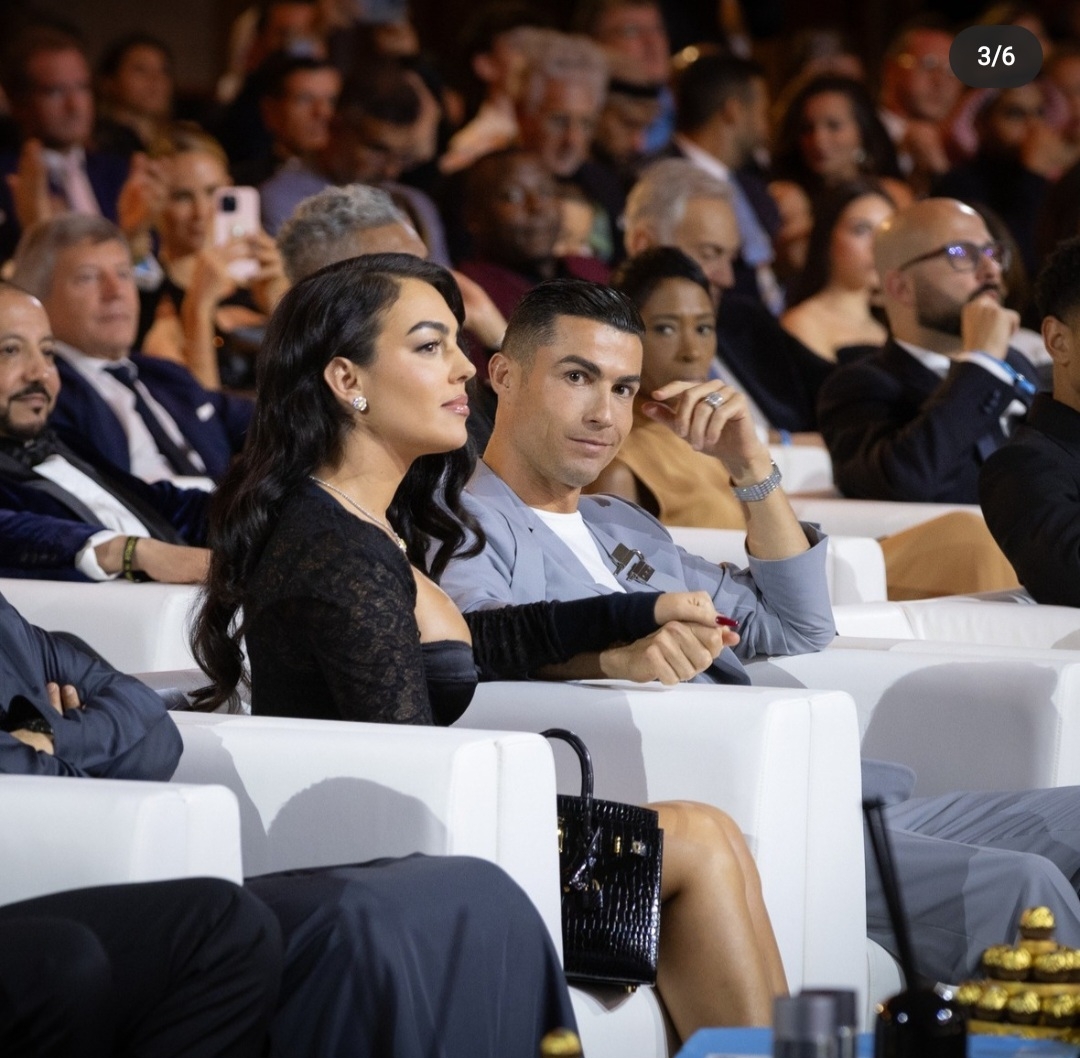 C罗称世界杯后举行婚礼选择在更私密的环境下进行的简单介绍  第2张