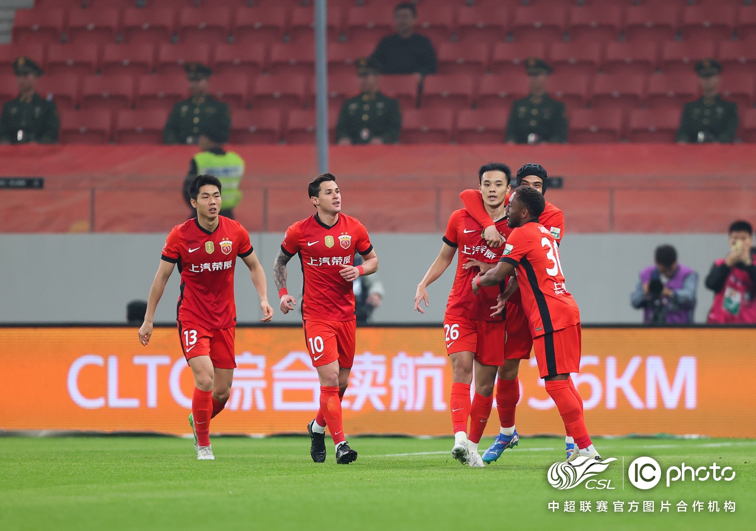 中超榜首三队集体赢球上海海港继续领跑 第2张 中超榜首三队集体赢球上海海港继续领跑 第2张