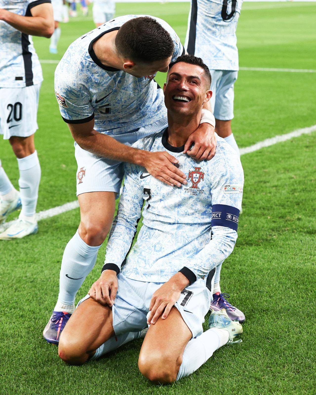 C罗挑衅爱尔兰球迷双方矛盾进一步激化的简单介绍 第2张 C罗挑衅爱尔兰球迷双方矛盾进一步激化的简单介绍 第2张