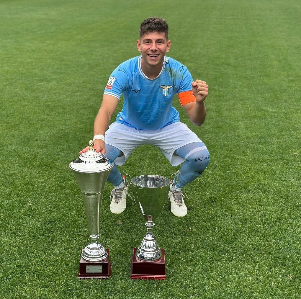 拉齐奥有意租借梅努球员在曼联缺少机会