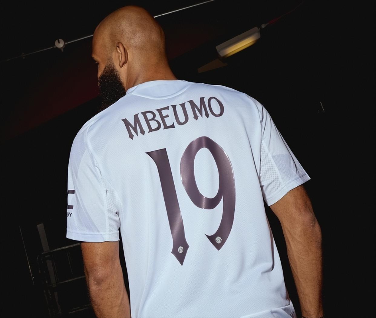 曼联有意沃特金斯维拉前锋成为红魔中锋人选的简单介绍 第2张 曼联有意沃特金斯维拉前锋成为红魔中锋人选的简单介绍 第2张