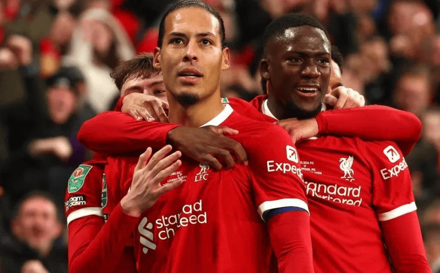 埃弗顿和利物浦球迷为若塔献花情感超越德比恩怨的简单介绍