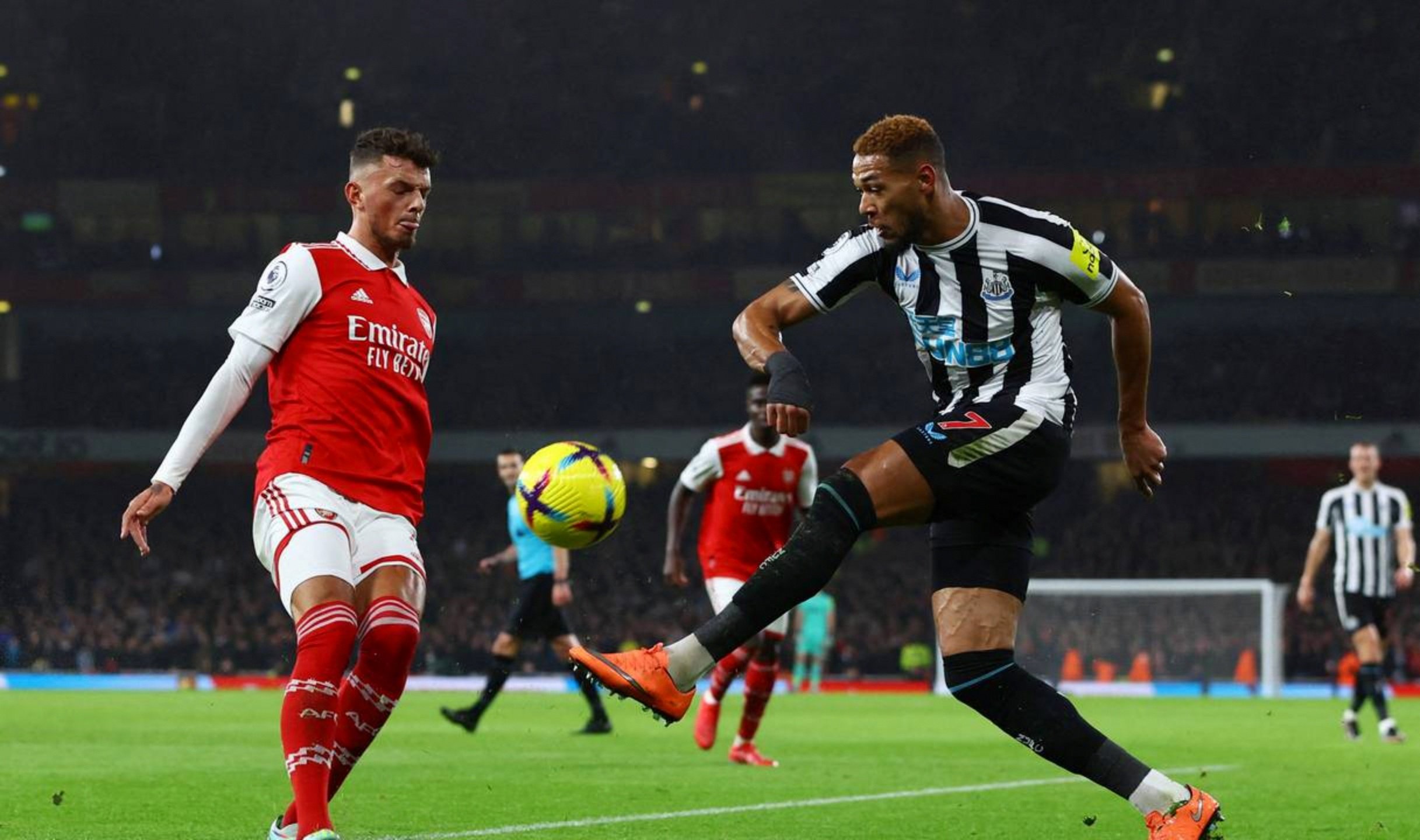 关于约克雷斯将加盟阿森纳苏亚雷斯被葡体看好的信息