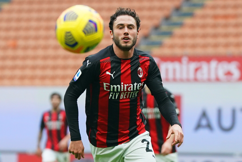 水晶宫有意佳夫球员是AC米兰主力的简单介绍